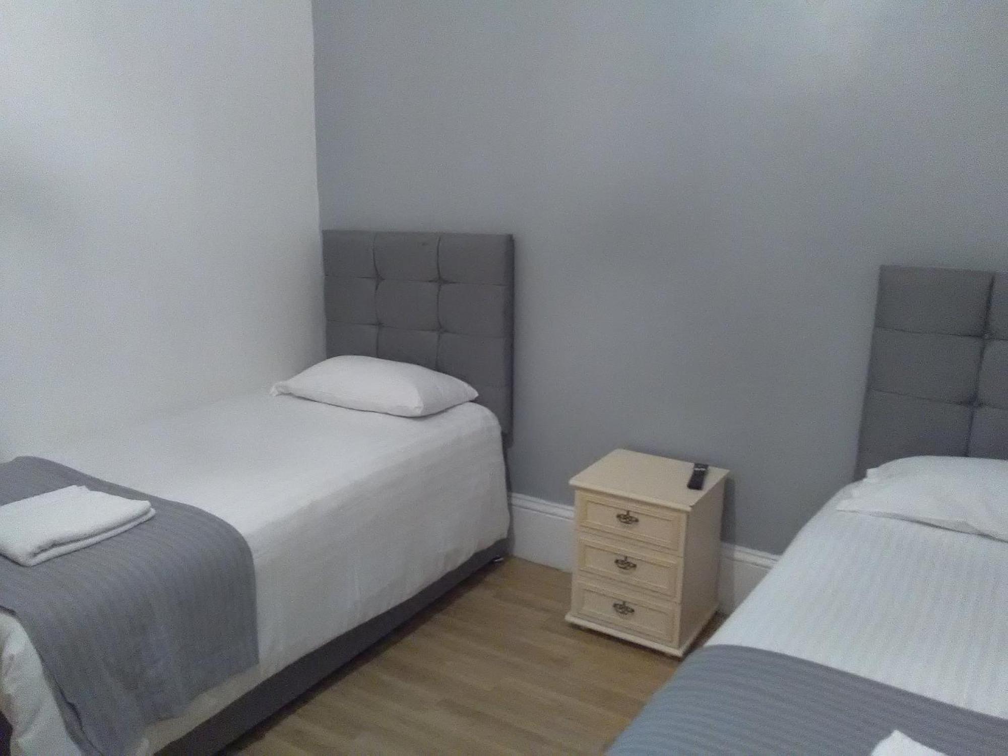 Clifton Hotel Newcastle Habitación foto
